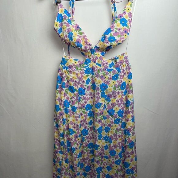 Floral Maxi Dress - Picture 6 of 14